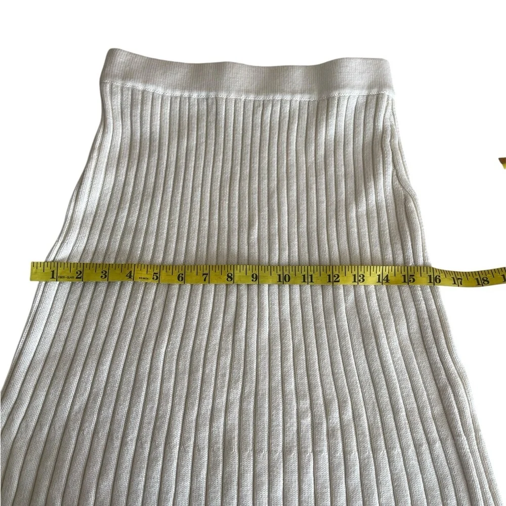 Jonathan Simkhai Cream Ribbed Turtleneck 

Skirt and sweater 100% Merino wool - Picture 4 of 16